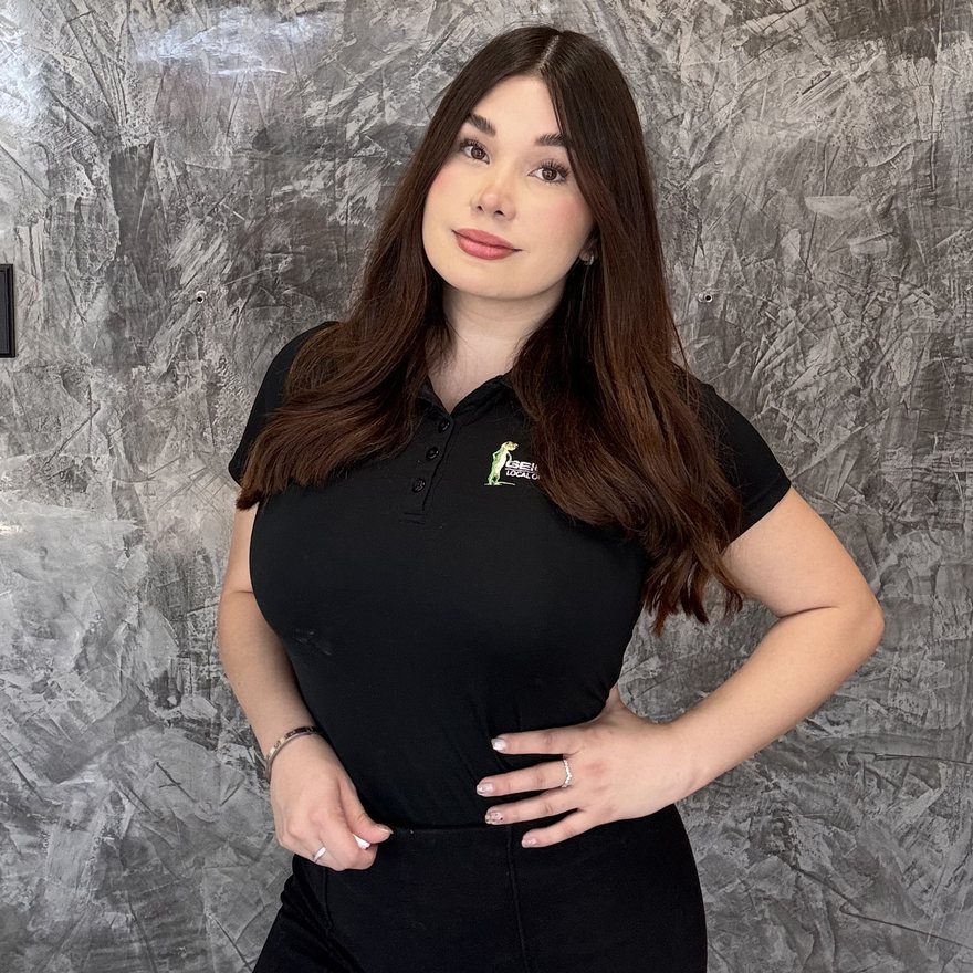 Mia, Insurance Sales Agent at Rocio Piñon's GEICO office in El Paso